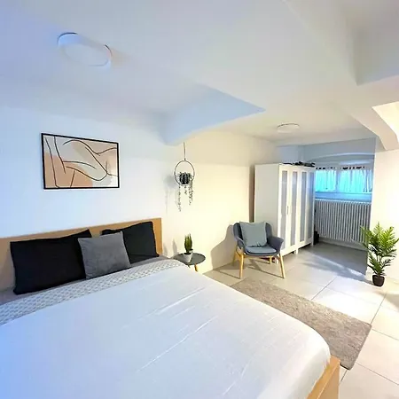 The Hidden Studio; Comfy & Close To The *