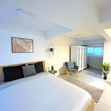 The Hidden Studio; Comfy & Close To The *