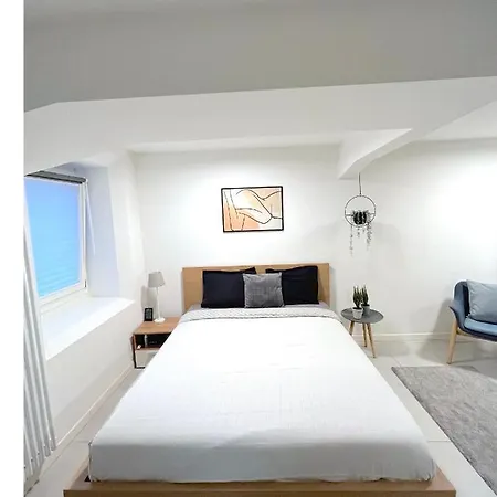 The Hidden Studio; Comfy & Close To The