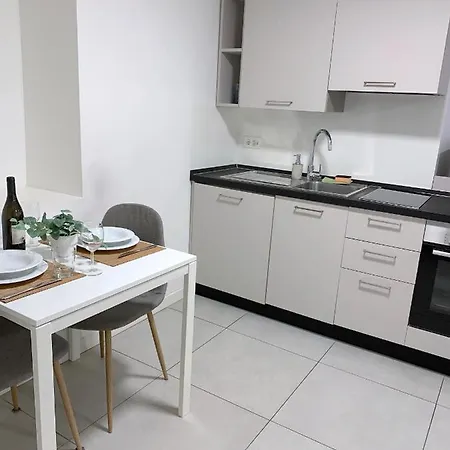 Apartamento The Hidden Studio; Comfy & Close To The Lugano