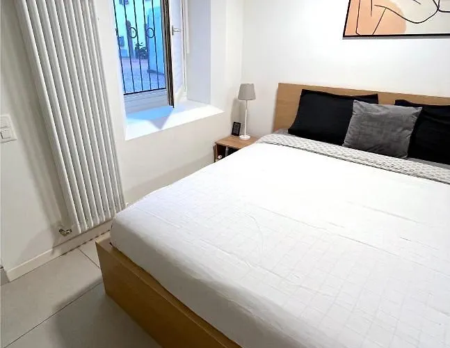 The Hidden Studio; Comfy & Close To The Апартаменты Лугано