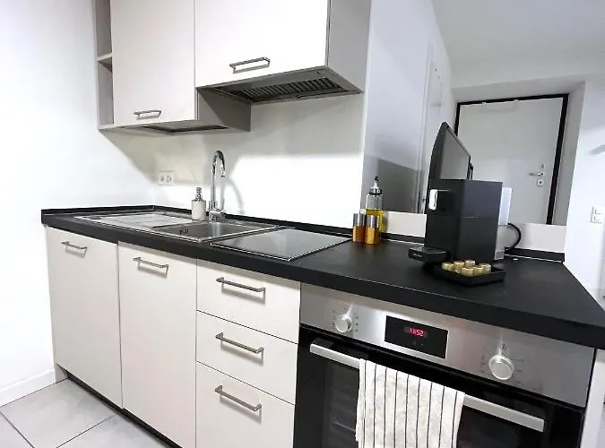 The Hidden Studio; Comfy & Close To The *