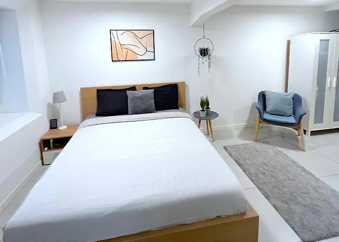 Apartamento The Hidden Studio; Comfy & Close To The