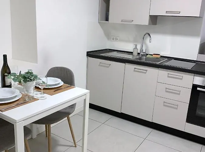 Apartamento The Hidden Studio; Comfy & Close To The Lugano