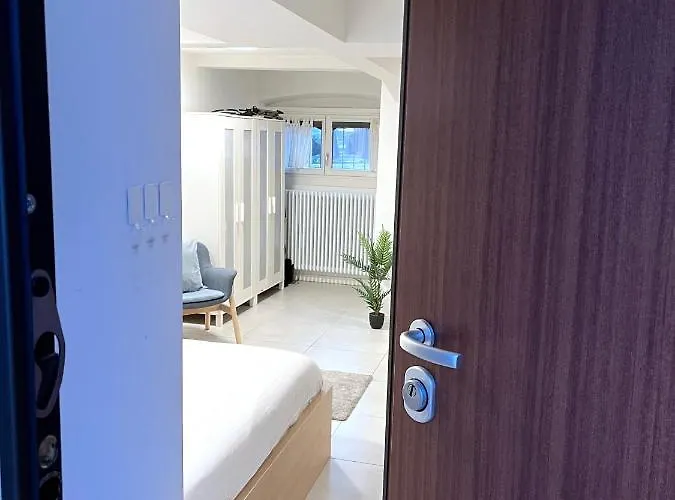 The Hidden Studio; Comfy & Close To The *