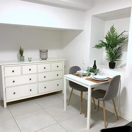 The Hidden Studio; Comfy & Close To The 아파트 루가노